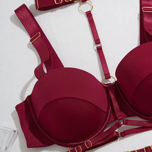 Lingerie Vermelha com Cintas Estruturadas – Impacto visual e presença marcante