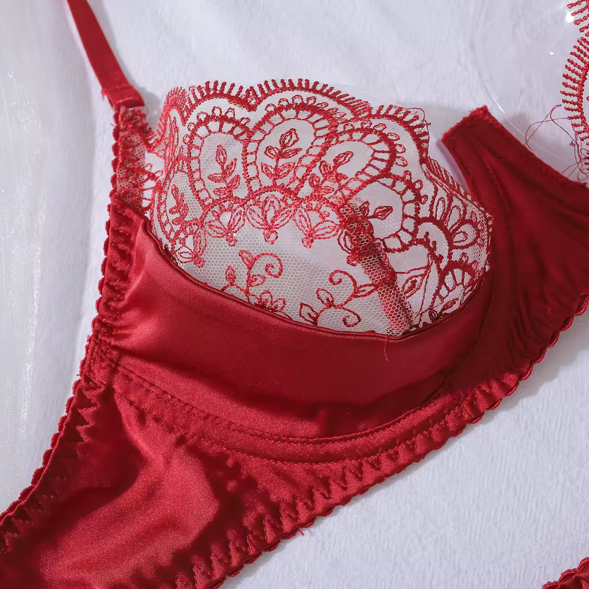 Conjunto Renda Transparente com Luvas – Luxo, Sedução e Sofisticação