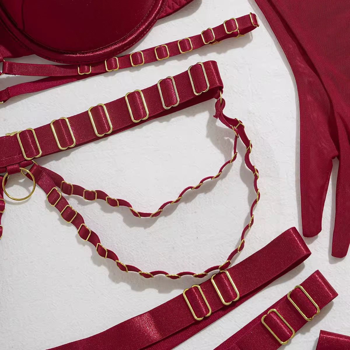 Lingerie Vermelha com Cintas Estruturadas – Impacto visual e presença marcante