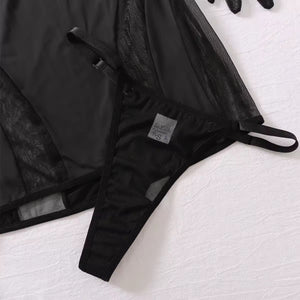 Vestido Black Hypnotic com Luvas – Recortes Sensuais e Ajuste Perfeito
