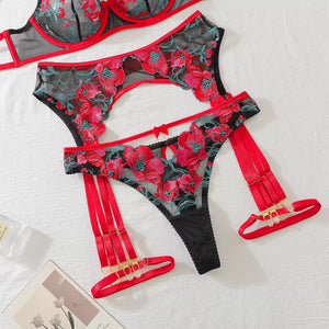Lingerie Bordada Preta com Cinta Liga – Arte e sofisticação em forma de lingerie