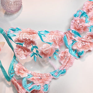 Lingerie bordado em flores com saia