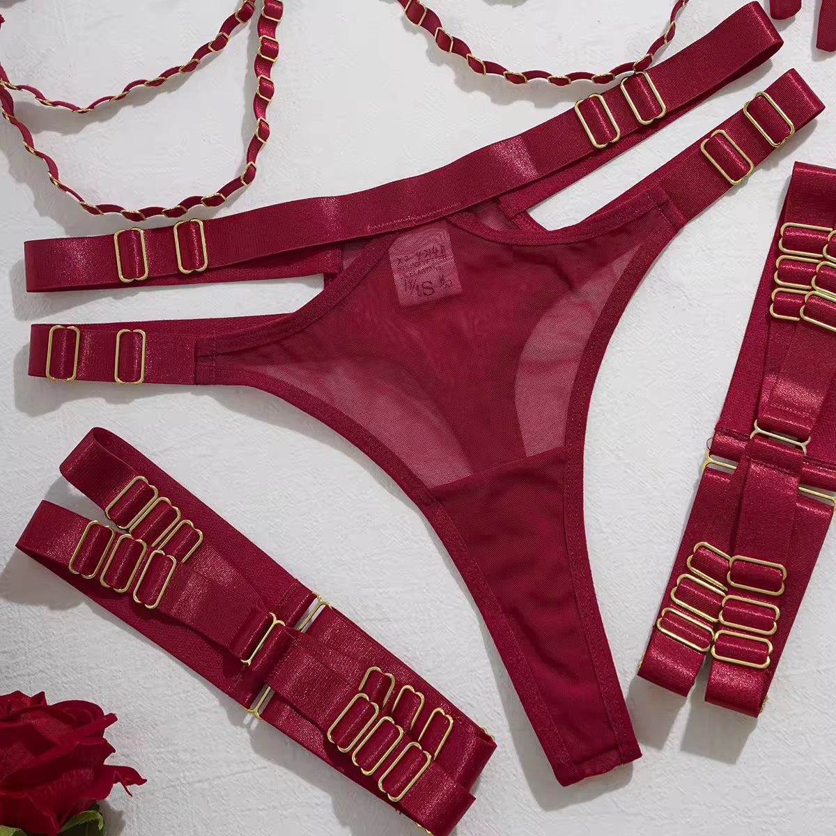 Lingerie Vermelha com Cintas Estruturadas – Impacto visual e presença marcante