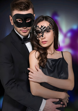Kit Máscara Veneziana Luxo em Metal com Brilho + Máscara Clássica Preta Unissex – Fantasia de Casal, Festa à Fantasia, Baile de Máscaras, Acessório Sensual e Elegante