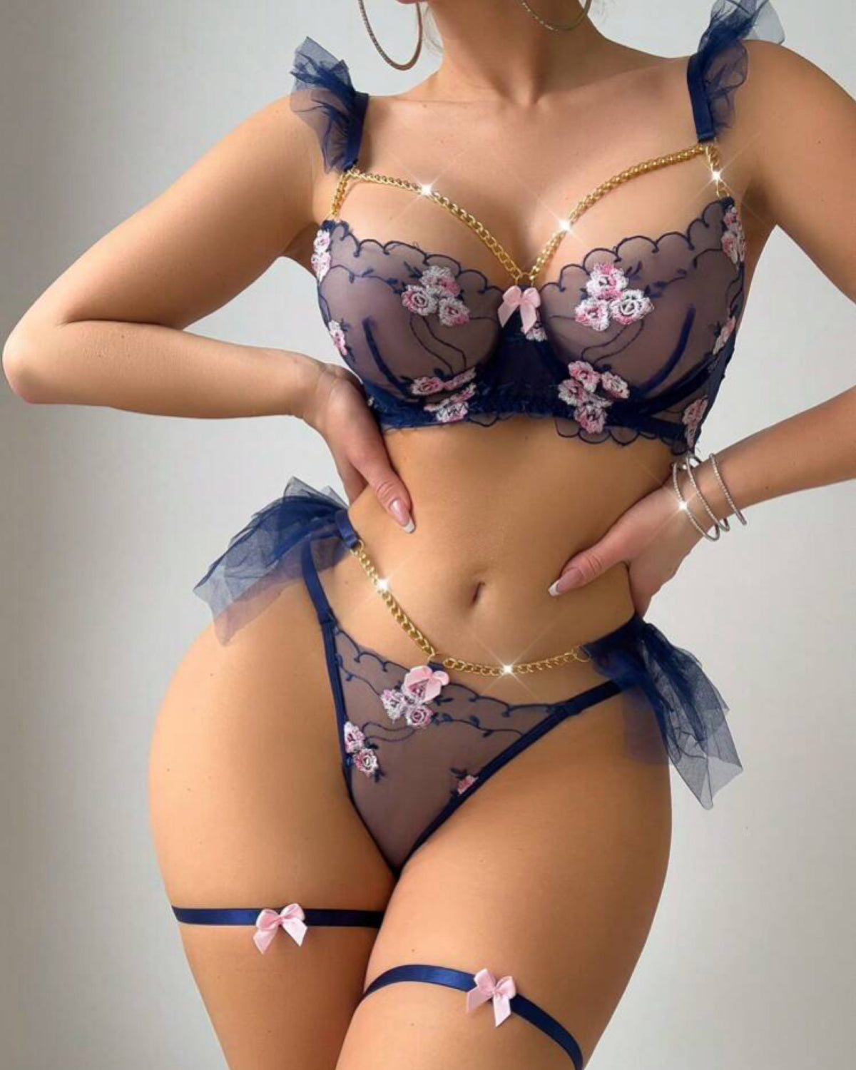 Conjunto Elegância com Correntes – O Toque de Luxo e Poder