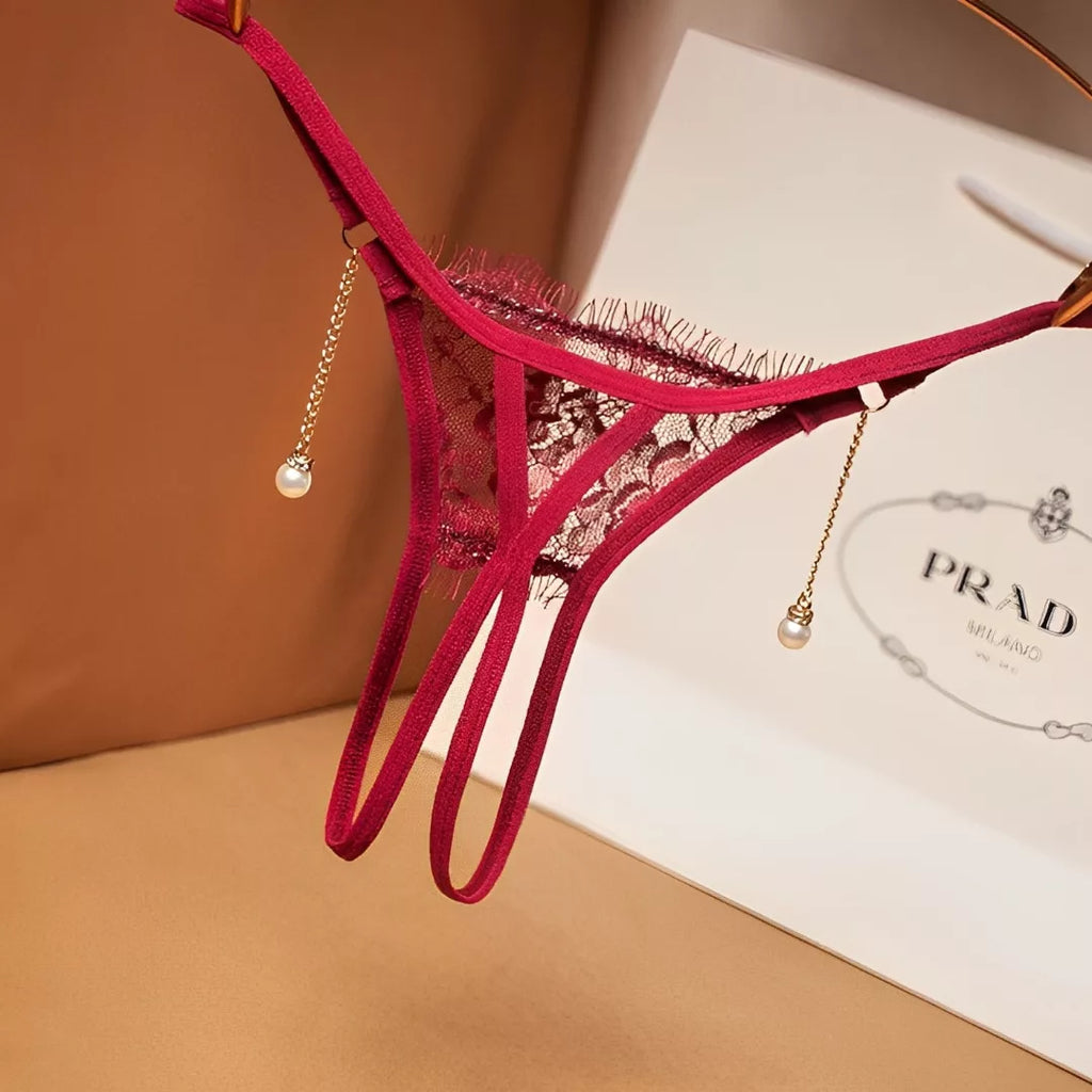 Calcinha Sexy de renda com detalhes em pérolas