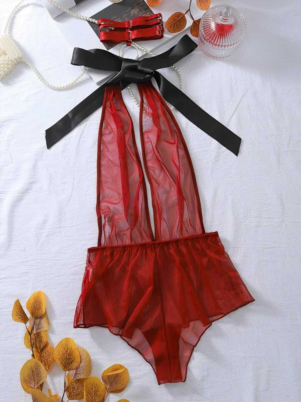 Body transparente com gargantilha