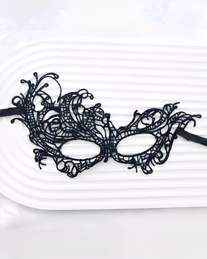 Máscara Veneziana de Renda Preta Luxuosa - Elegância, Mistério e Sedução para Noite Especial