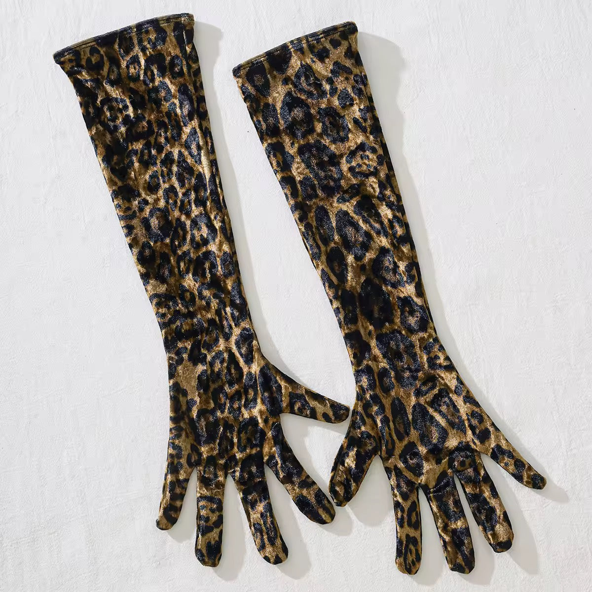 Body Sexy Animal Print - Poder Selvagem e Elegância Atemporal - com luvas e meias