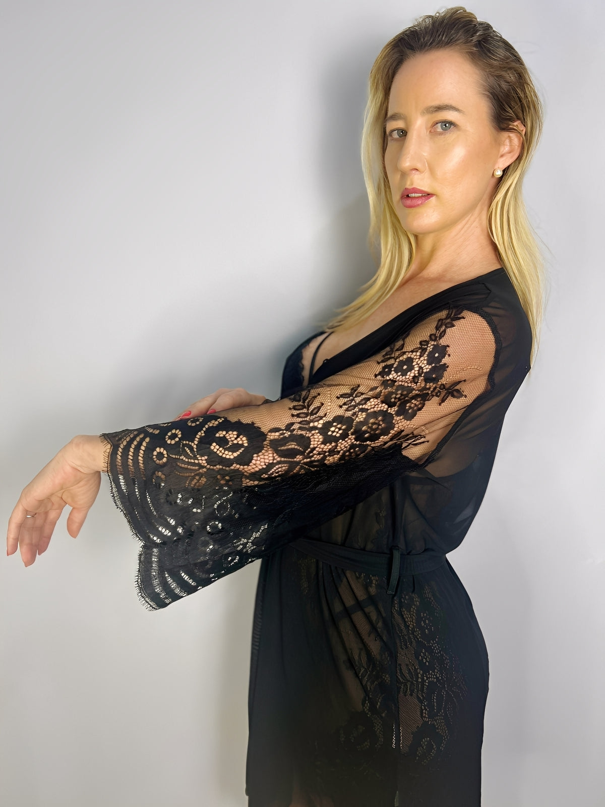 Camisola com robe Renda Preta de Luxo - Sexy, Sofisticada e Atemporal - P ao G2