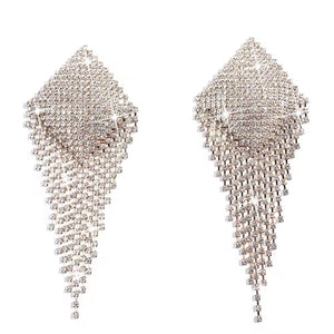 Tapa-Seios Gota de Cristal com Corpo de Strass - Luxo Máximo e Impacto Visual