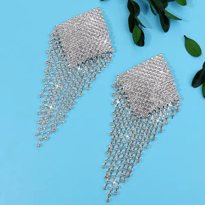 Tapa-Seios Gota de Cristal com Corpo de Strass - Luxo Máximo e Impacto Visual