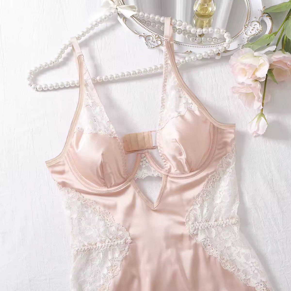 Camisola Rosé Angel - Acetinada com Renda e Detalhe Vazado