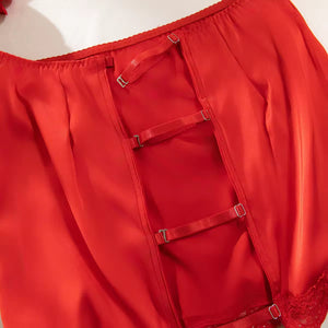 Lingerie Red Seduction - Com Saia de Cetim, Ligas e Fio Dental Regulável
