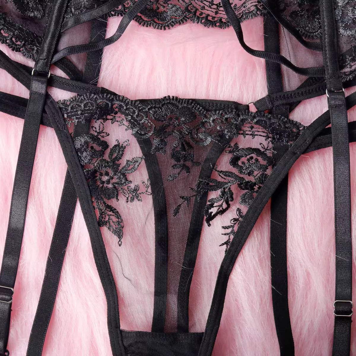 Lingerie Black Secret - Renda Floral com Strappy e Cinta-Liga