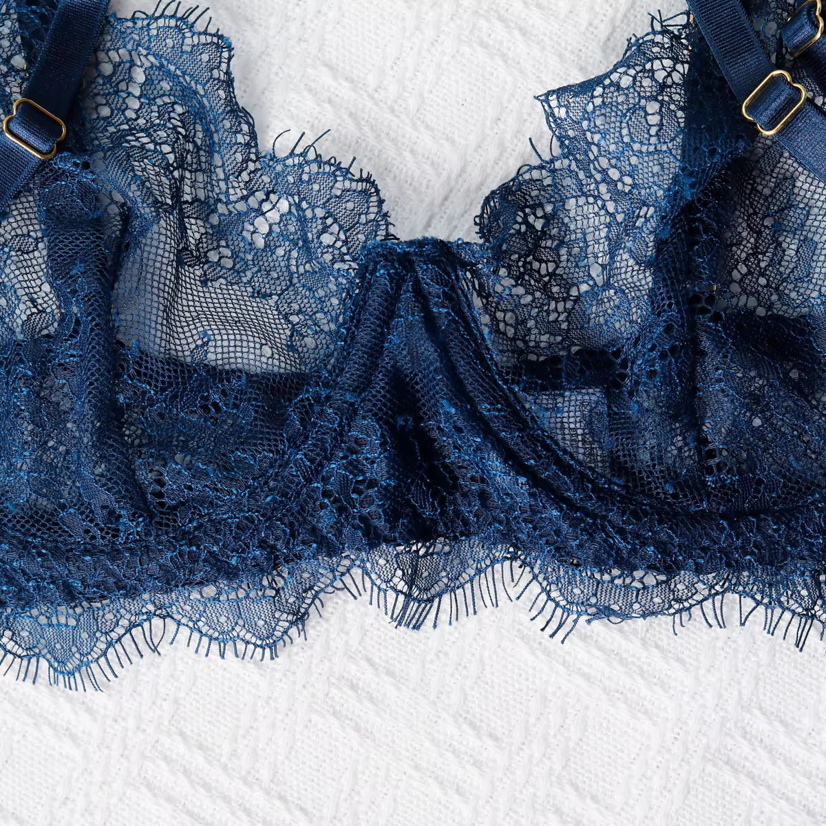 Lingerie Midnight Lace - Renda Preta com Harness e Cinta-Liga | Com Aro, Sem Bojo