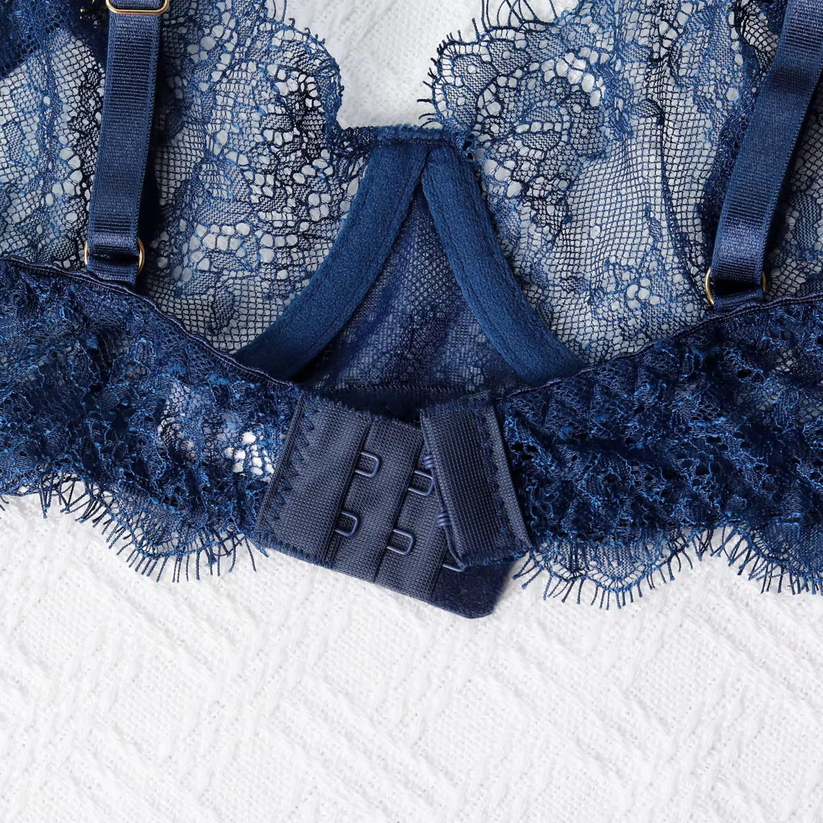 Lingerie Midnight Lace - Renda Preta com Harness e Cinta-Liga | Com Aro, Sem Bojo