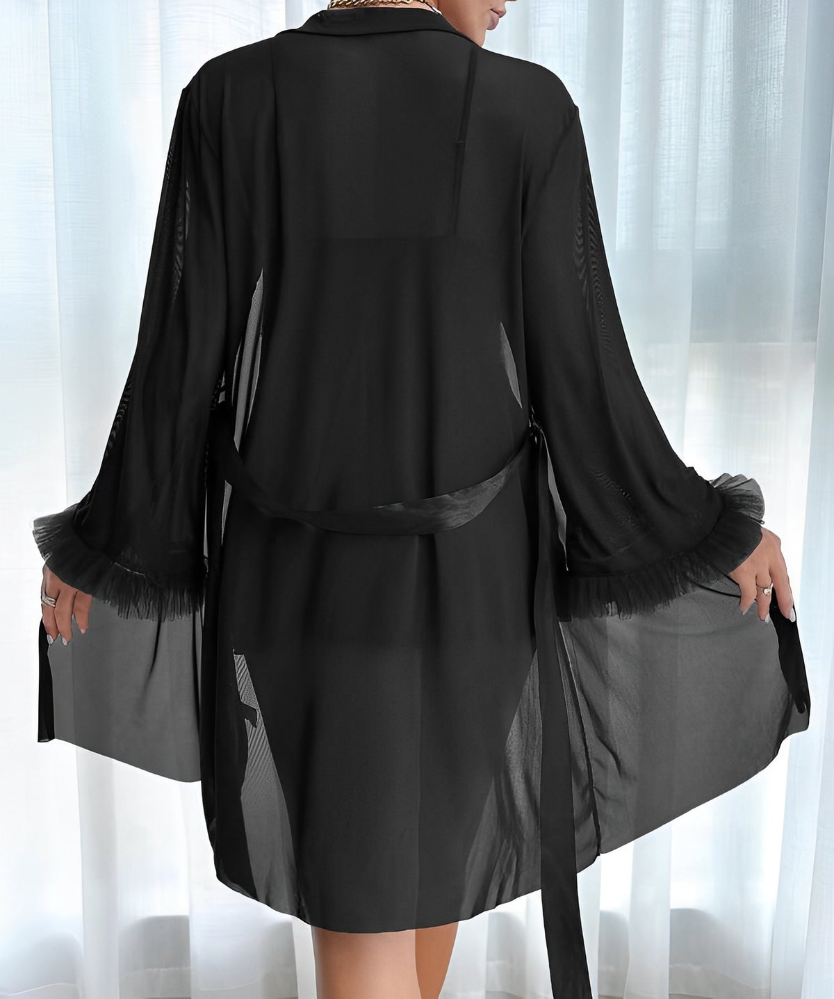 Camisola Preta com Renda e Hobby - Elegância atemporal com toque envolvente