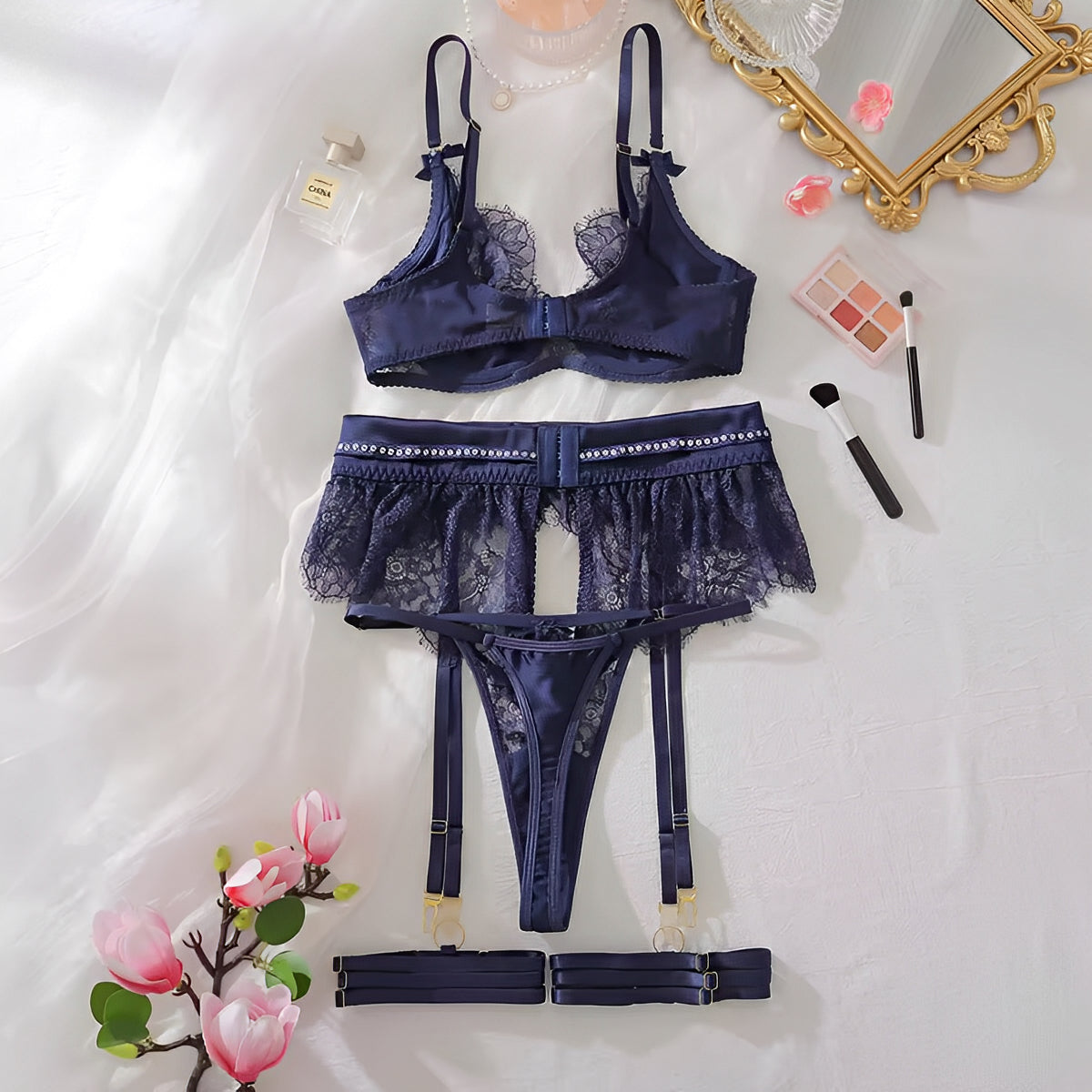 Lingerie Azul Noite com Cinta-Liga - Brilho e mistério em um só visual