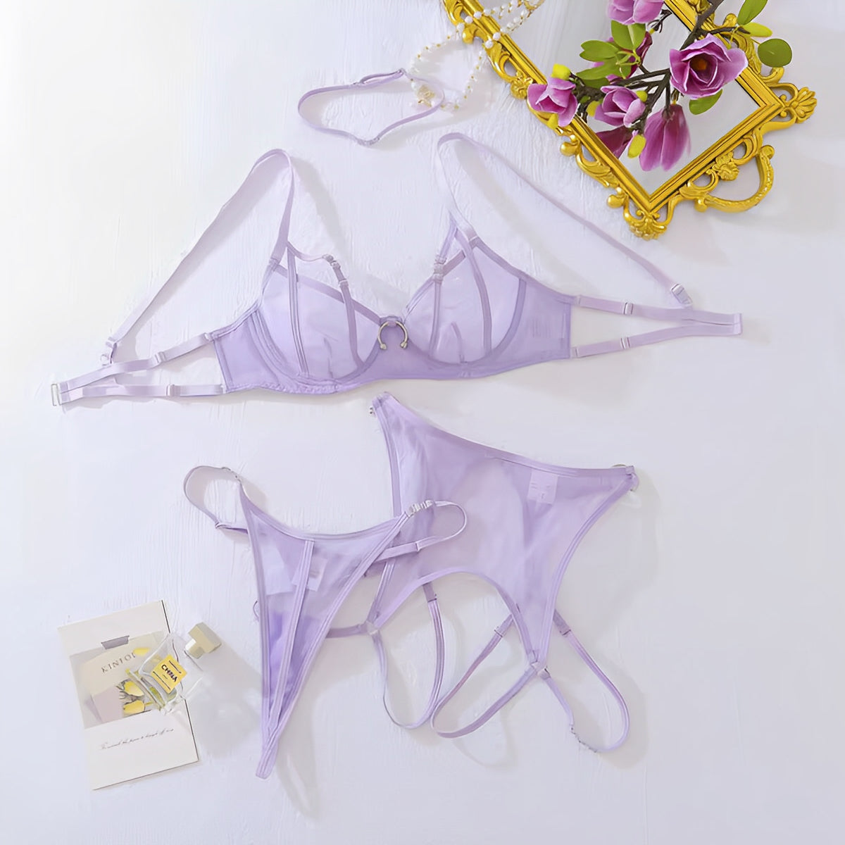 Lingerie Lilás com Recortes Modernos - Delicadeza com design autêntico