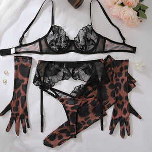 Conjunto Lingerie Animal Print com Renda, Meias e Luvas - Selvagem, Sexy e Sofisticada