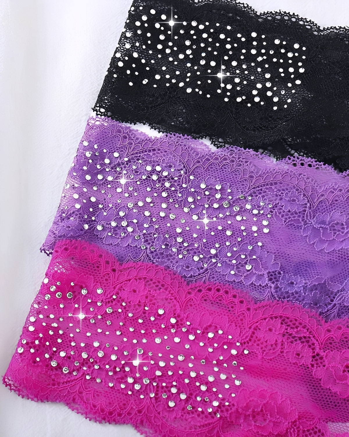 Kit 3 Calcinhas Fio Dental em Renda com Strass, preto, roxo, rosa