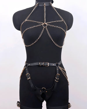 Harness Sexy em Couro PU com Correntes Douradas - Lingerie Fetiche Ajustável para Corpo Todo