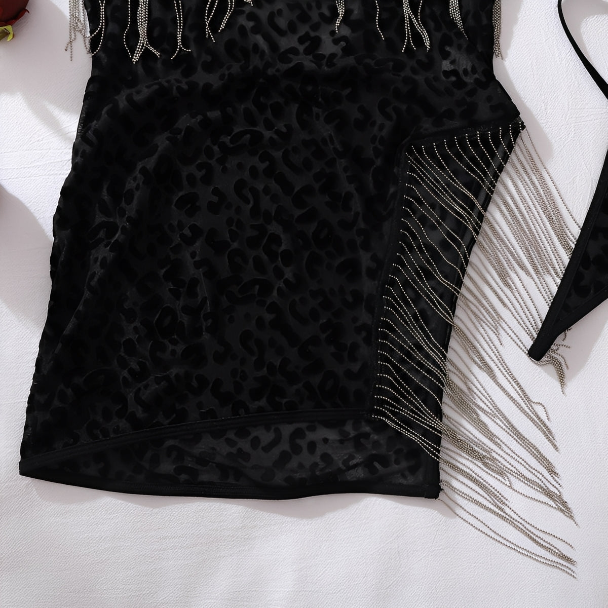 Vestido de Lingerie Preto Animal Print com Franjas em Corrente
