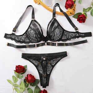 Conjunto de Lingerie Preta Strappy em Renda Transparente com Calcinha Fio Dental