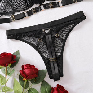 Conjunto de Lingerie Preta Strappy em Renda Transparente com Calcinha Fio Dental