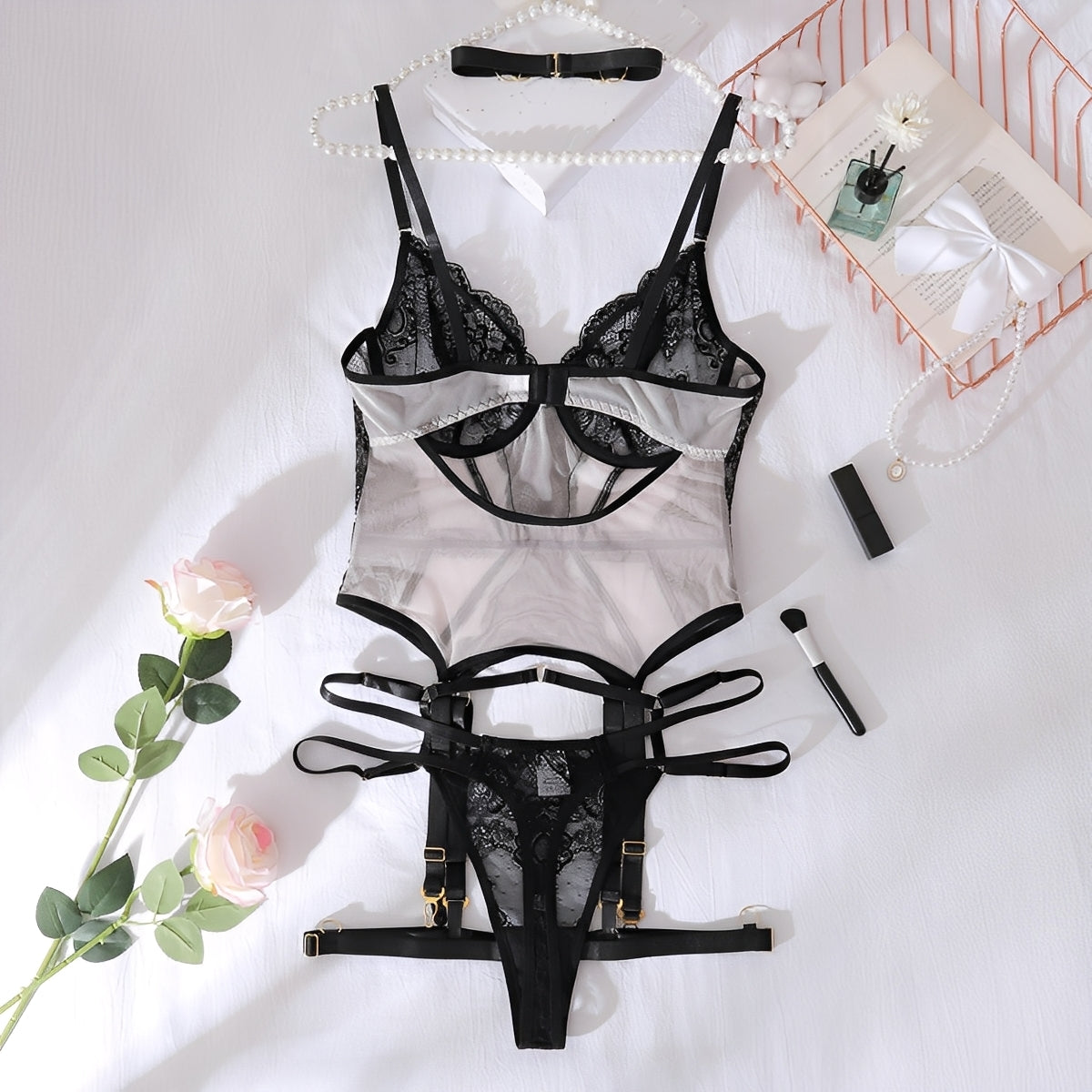 Conjunto Corselet Preto em Renda com Cinta-Liga e Choker