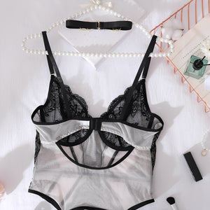 Conjunto Corselet Preto em Renda com Cinta-Liga e Choker