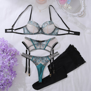 Conjunto de Lingerie Bordada Verde com Cinta-Liga e Fio Dental