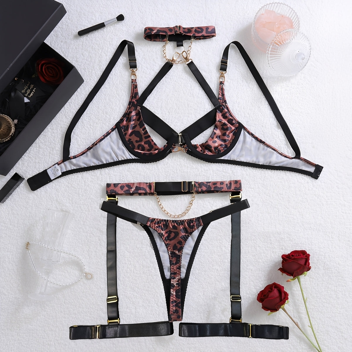 Conjunto Lingerie Onça Sexy com Aro, Corrente Dourada e Coleira - Fio Dental Sensual P ao G