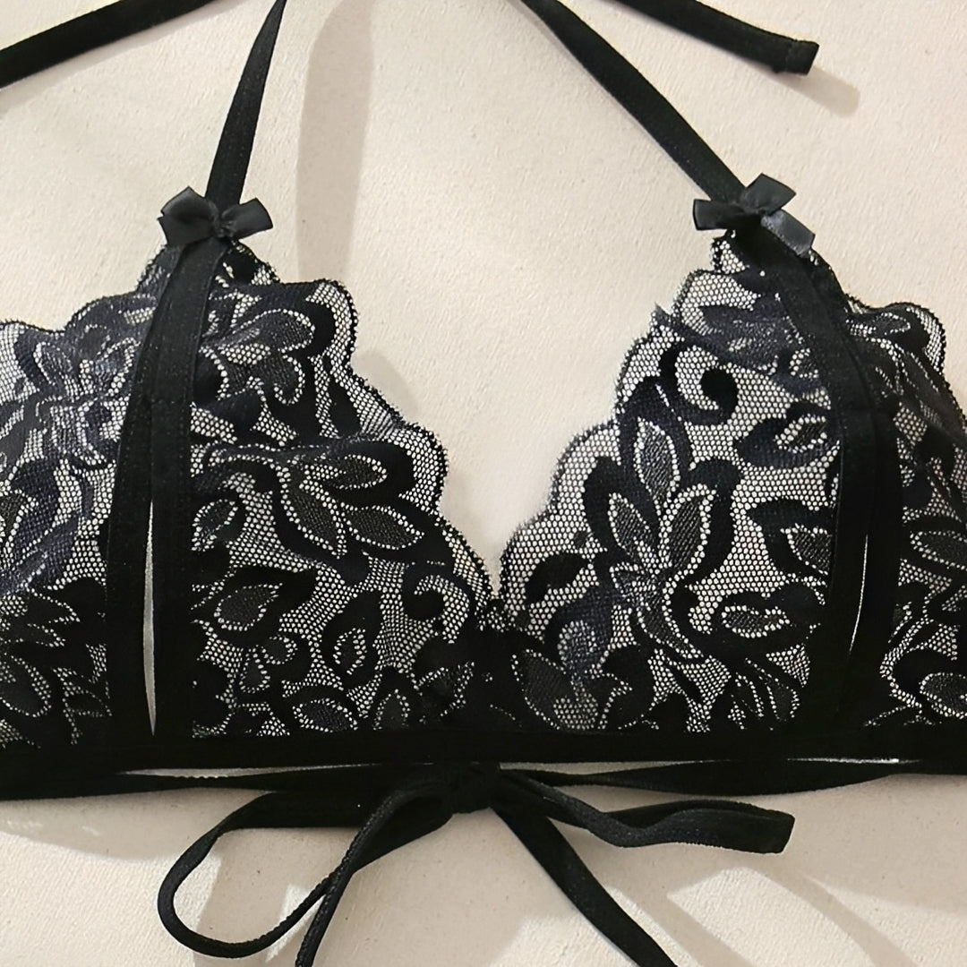 Conjunto de Lingerie Rosa em Renda Transparente e Calcinha Fio Dental com Abertura