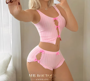 BabyDoll Branco, Rosa Romântico com Laços e Recortes Sensuais - P ao GG
