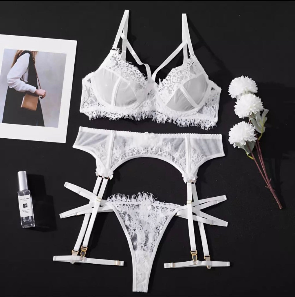 Lingerie com cinta liga (calcinha com regulagem na