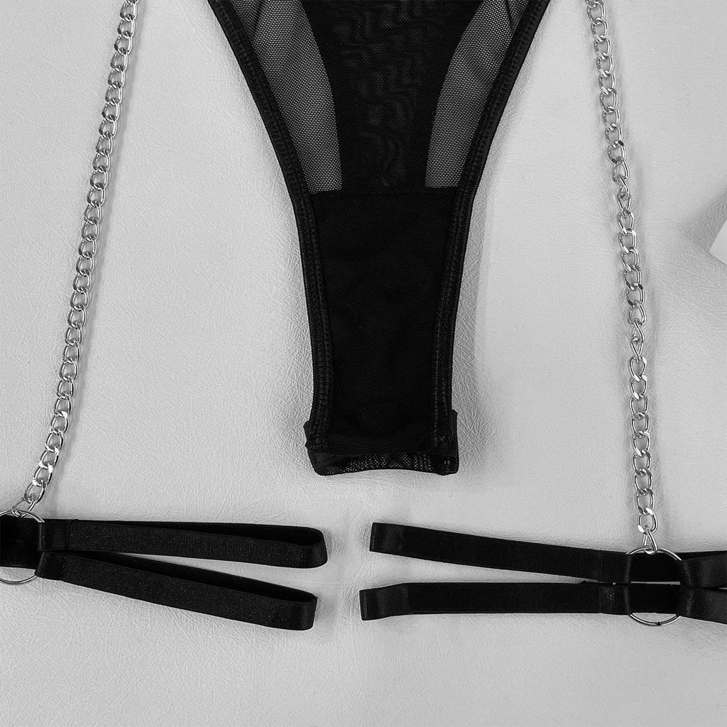 Body com ligas de perna e detalhes em corrente