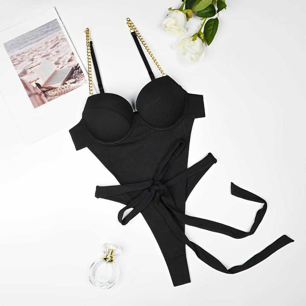 Body com detalhes em correntes