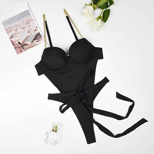 Body com detalhes em correntes