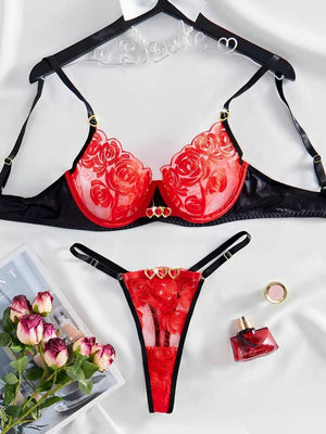 Lingerie com detalhes em coração (calcinha com regulagem)