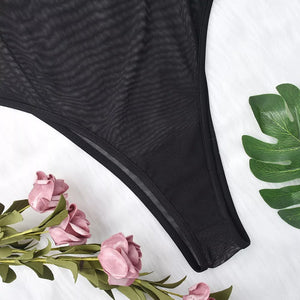 Body transparente com correntes