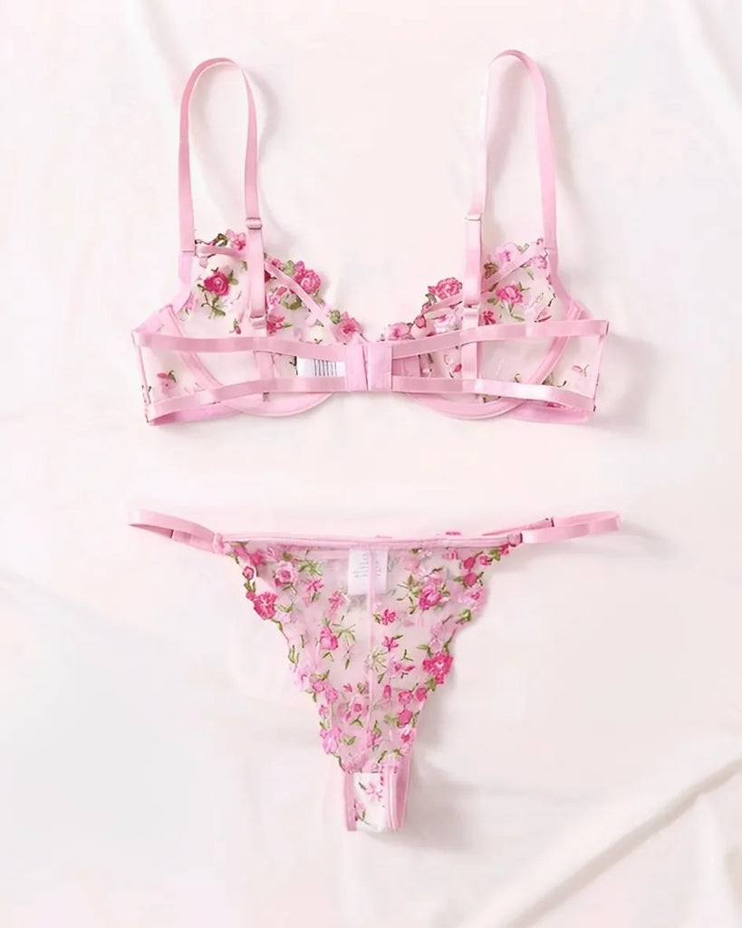Conjunto transparente com bordado em flores com regulagem na calcinha