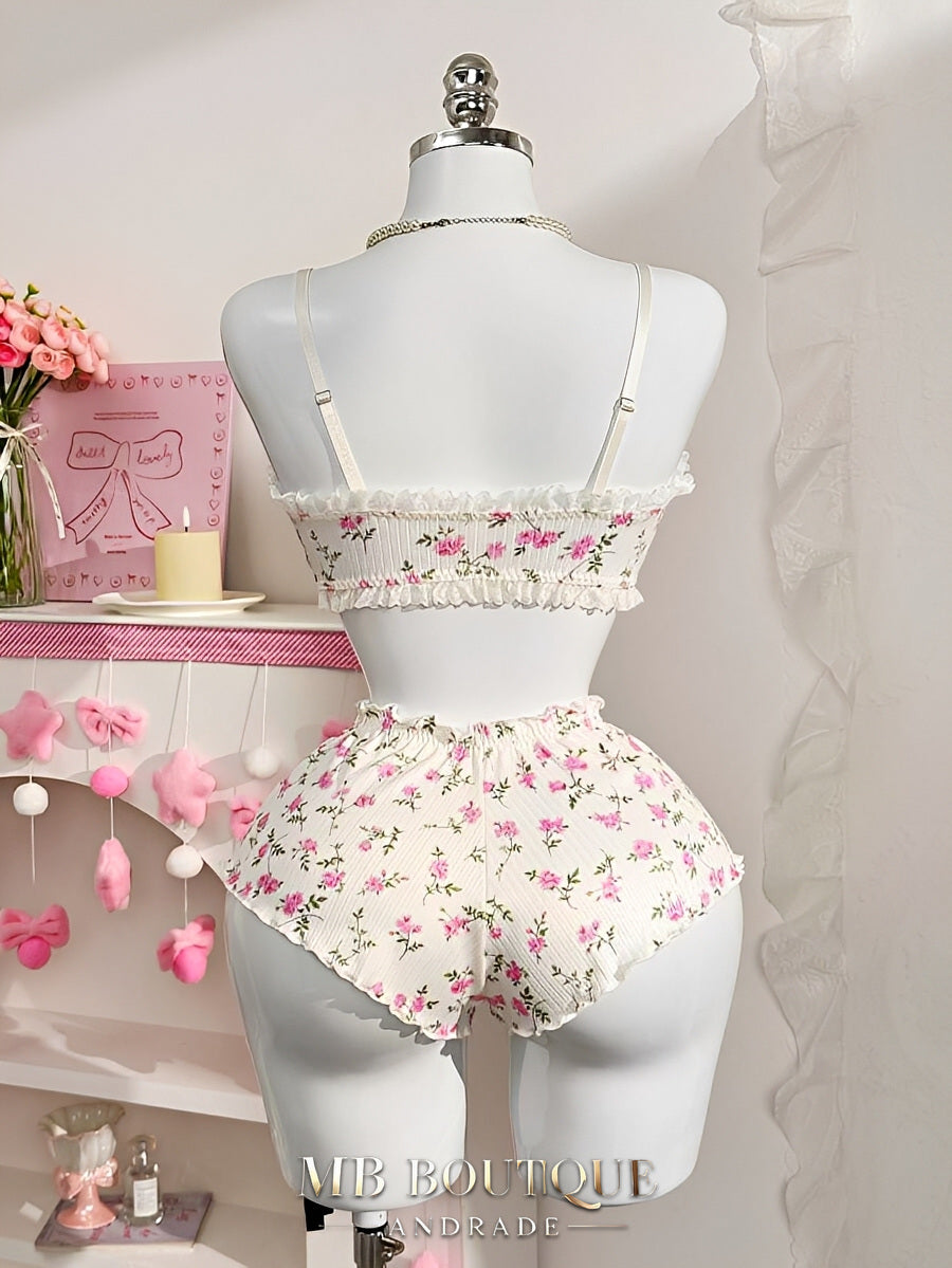 Conjunto Floral Branco com Babados e Alças Reguláveis