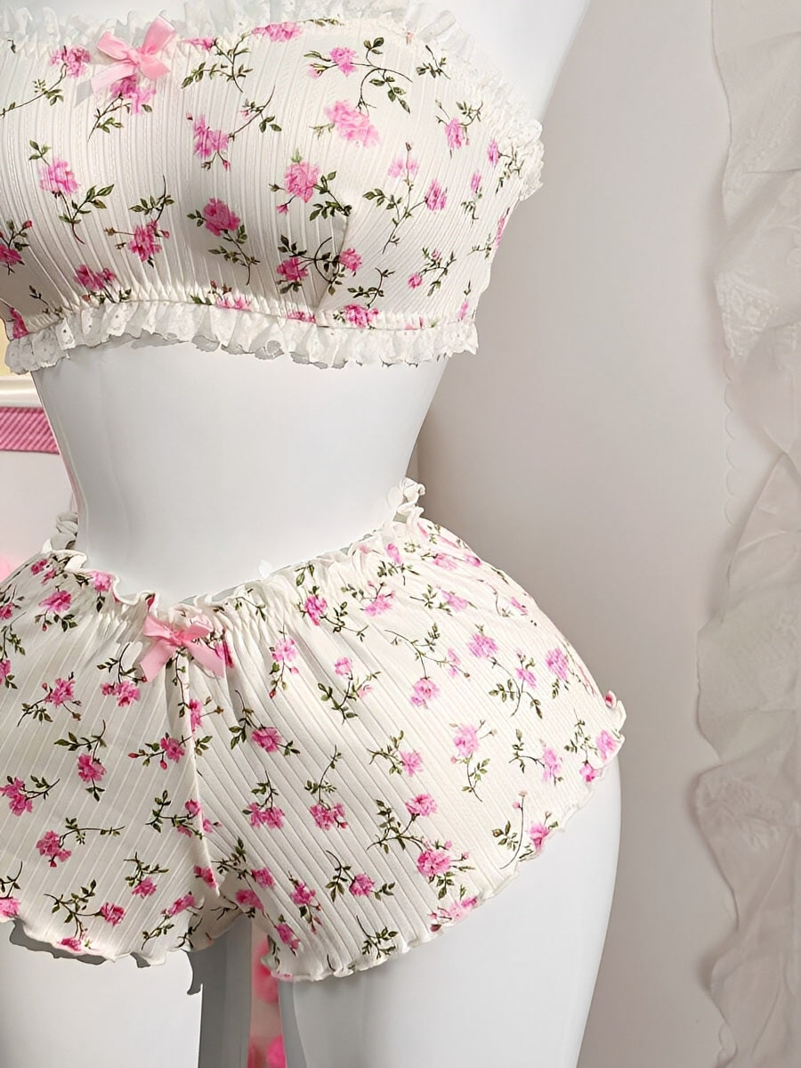 Conjunto Floral Branco com Babados e Alças Reguláveis