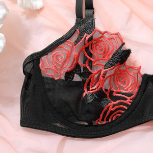 Lingerie com bordado em flores (acompanha cinta liga)