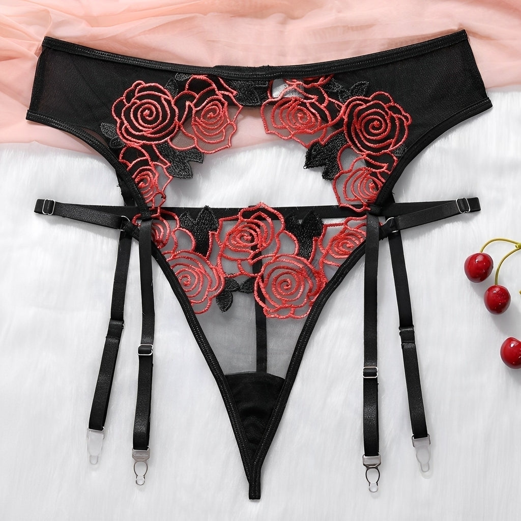Lingerie com bordado em flores (acompanha cinta liga)