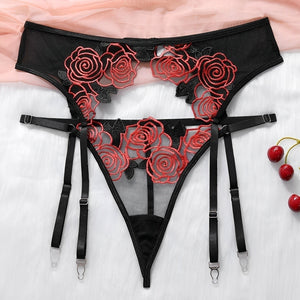 Lingerie com bordado em flores (acompanha cinta liga)