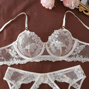 Conjunto de Lingerie Branca Rendado com Cinta-Liga, e meias Aro e Tule – Sensual Elegante Sem Bojo