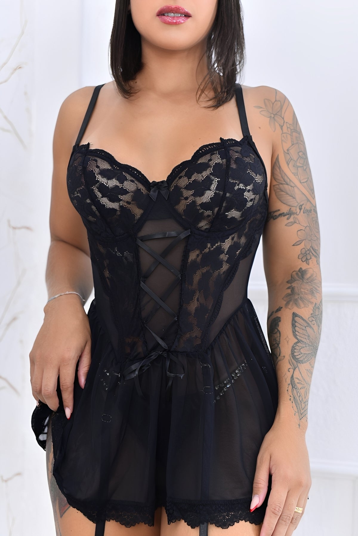 Camisola Sexy Preta em Renda e Tule Transparente com Ligas de Perna – Lingerie Sofisticada P ao GG